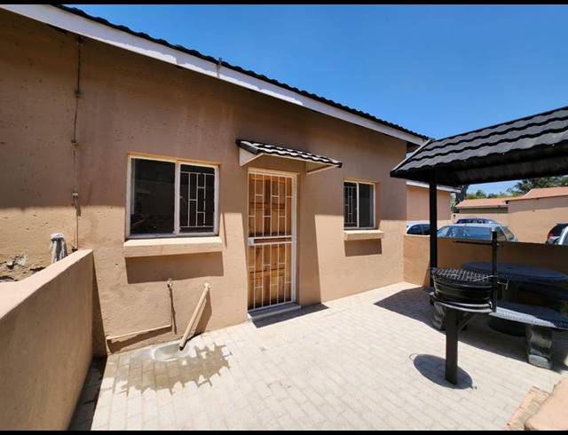 1 BEDROOM APARTMENT FOR SALE IN SELECTION PARK